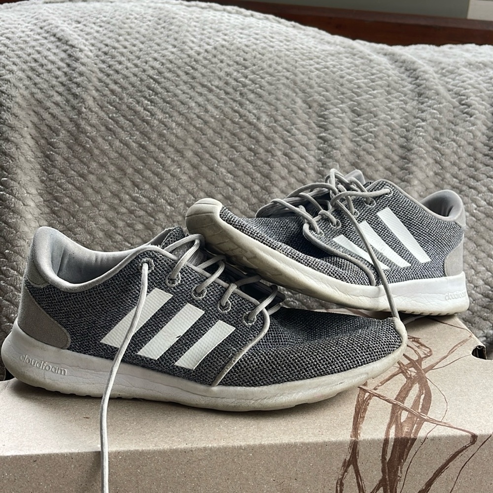 💙Adidas Cloud-foam sneakers